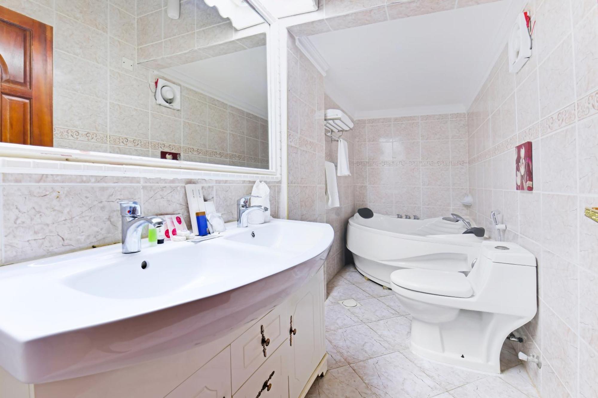 Capital O 125 Moon Plaza Hotel Μανάμα Εξωτερικό φωτογραφία